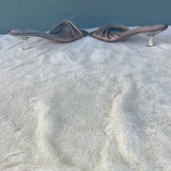 EUC Paige Women's Bronze Slide Sandals Size 8 Mule Summer Leather Bow Metallic - Picture 3 of 7